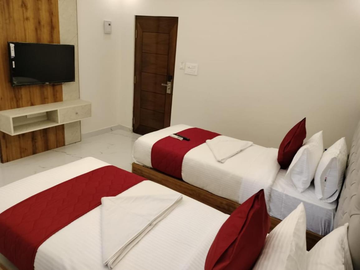 Mayuri Residency Hotel Attibele Экстерьер фото